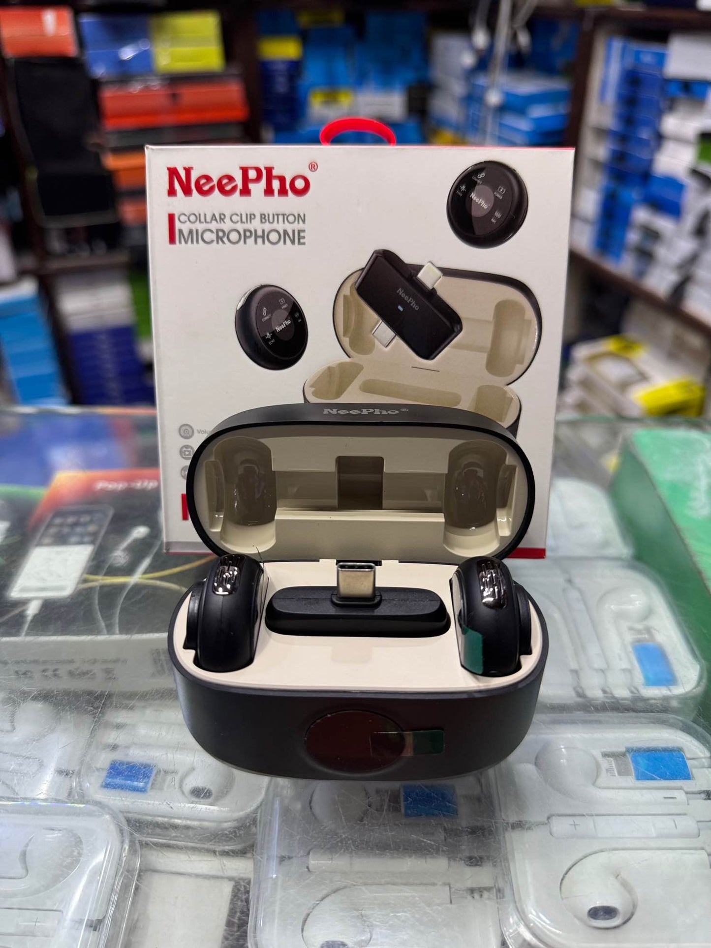 Neepho Collar Clip Magnetic Button Wireless Microphone for Type C, Iphone & Android